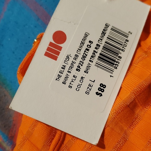 Solid & Striped The Elsa Bikini Top - Picture 4 of 8